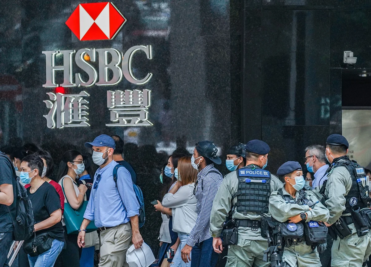 Ex-HSBC Economist Backs Hong Kong Banks in Legislature Bid