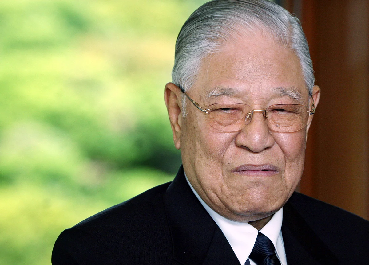 Taiwan President Who Forged Island’s Path to Democracy Dies