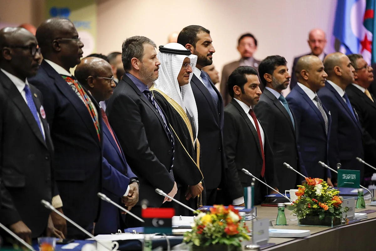 OPEC Readies Next Move in Bid to Avoid Oil Taper Tantrum