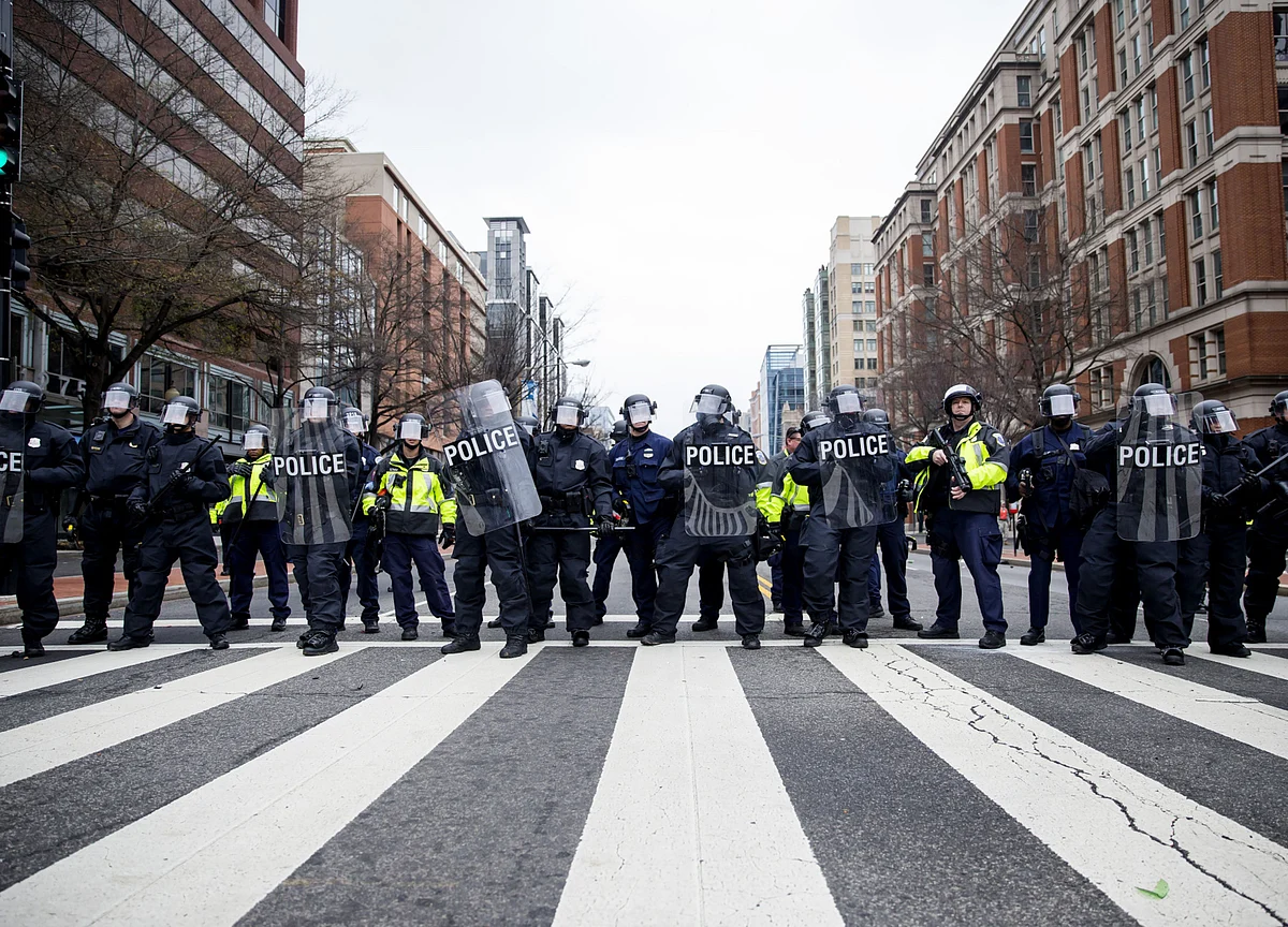 Trump Escalates Tensions With States and Cities Over Police Surge