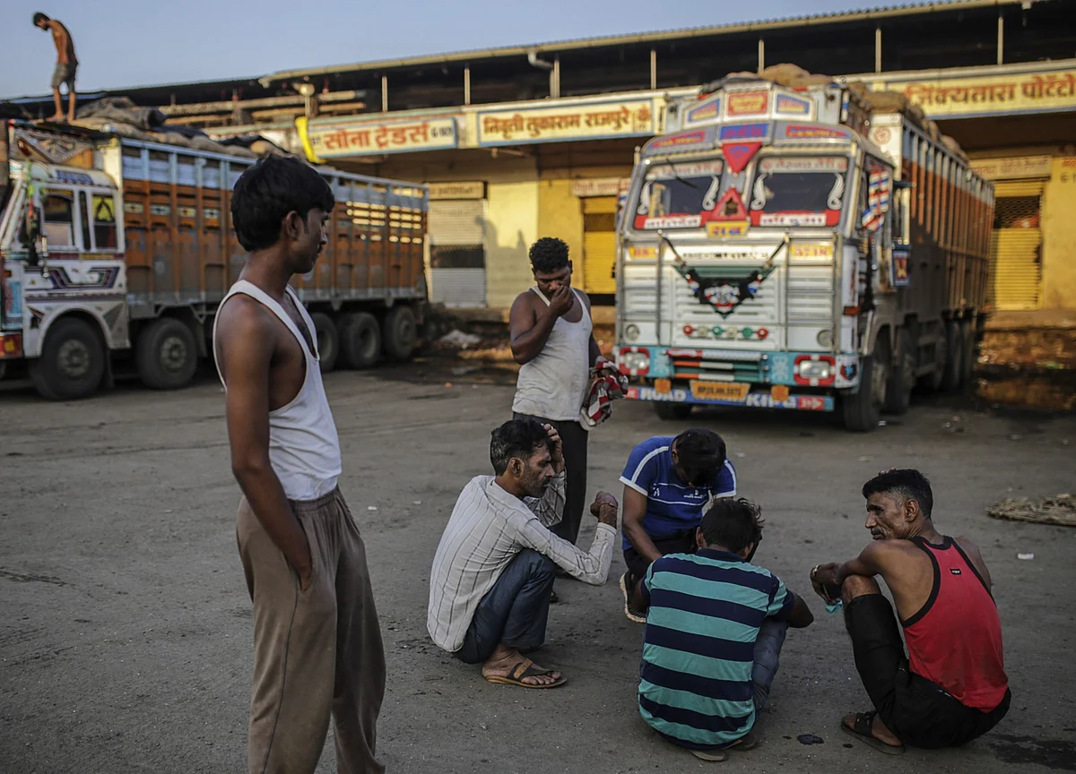 Modi’s Fuel-Tax Hikes Are Putting Brakes on India’s Recovery