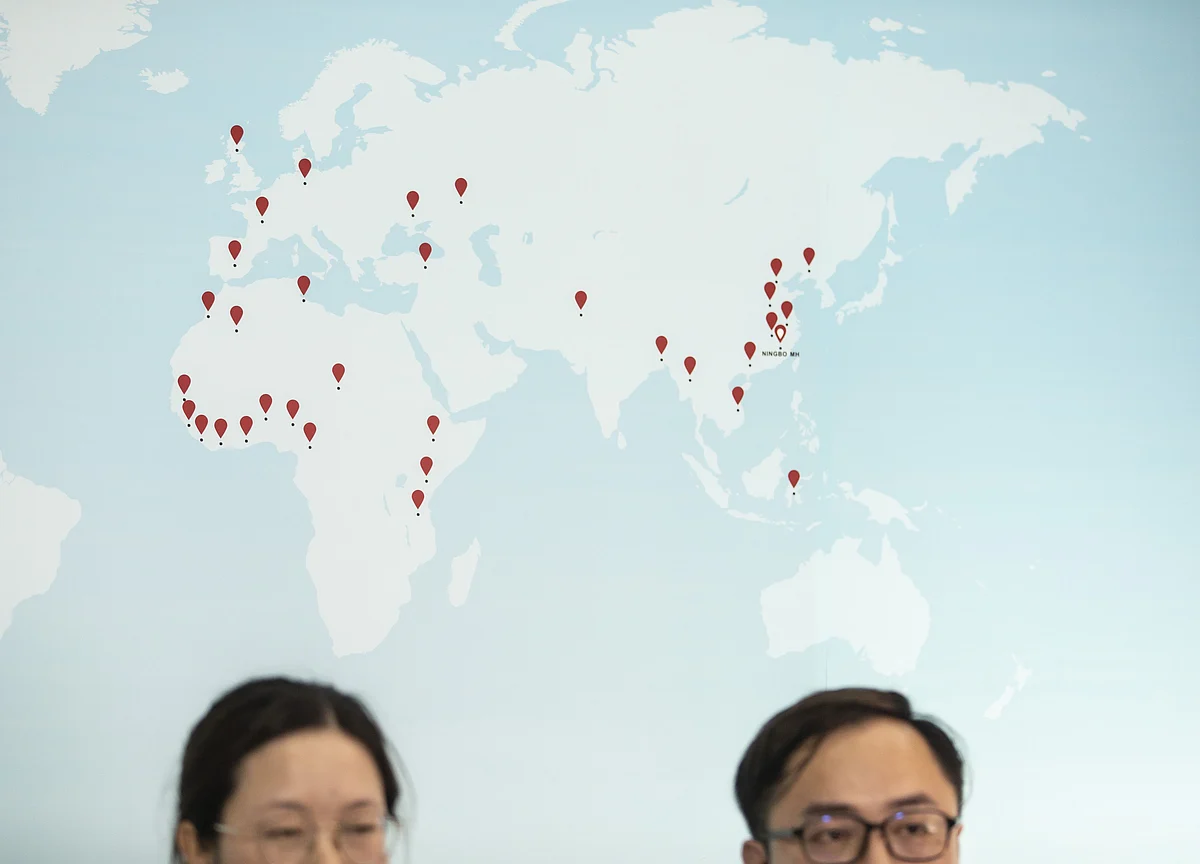 Flaring Virus Threatens World Economy’s Sputtering Recovery