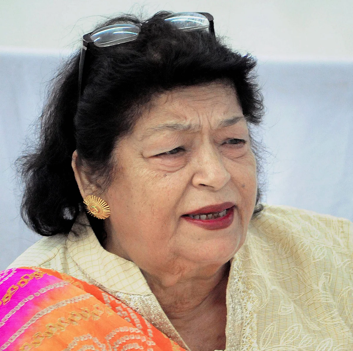 A file photo of Saroj Khan, teaching dance steps to students, in Sangli. (Phorograph: PTI)