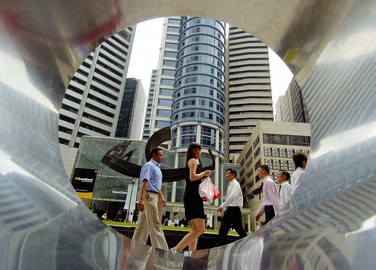 Singapore Tightens Rules on Travelers From Virus Hotspots