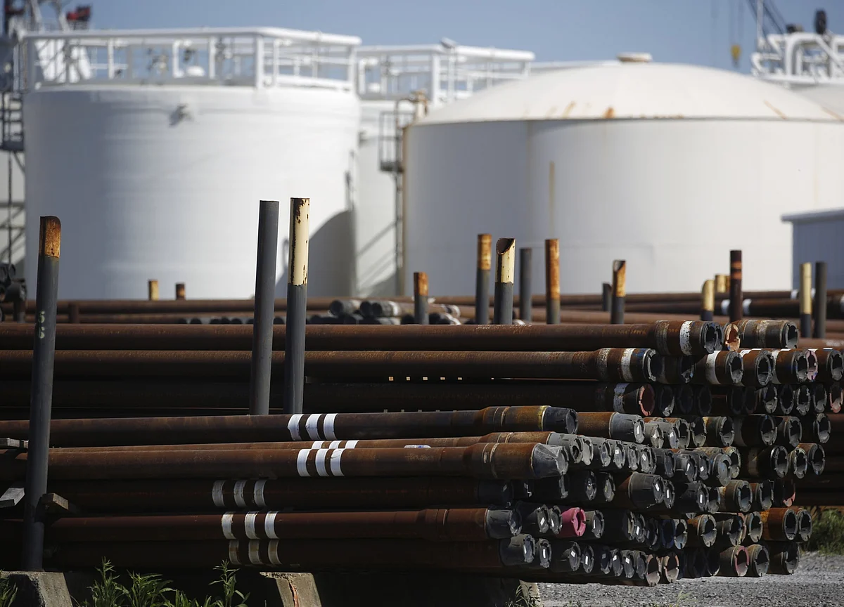 Shale Drillers Signal Bleak 2020 While Trump Champions Oil Patch