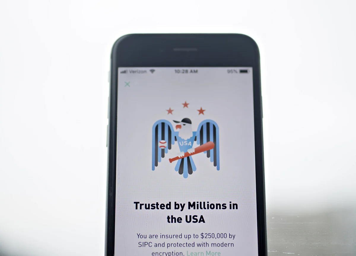 Robinhood Raises $320 Million in Latest Funding Push