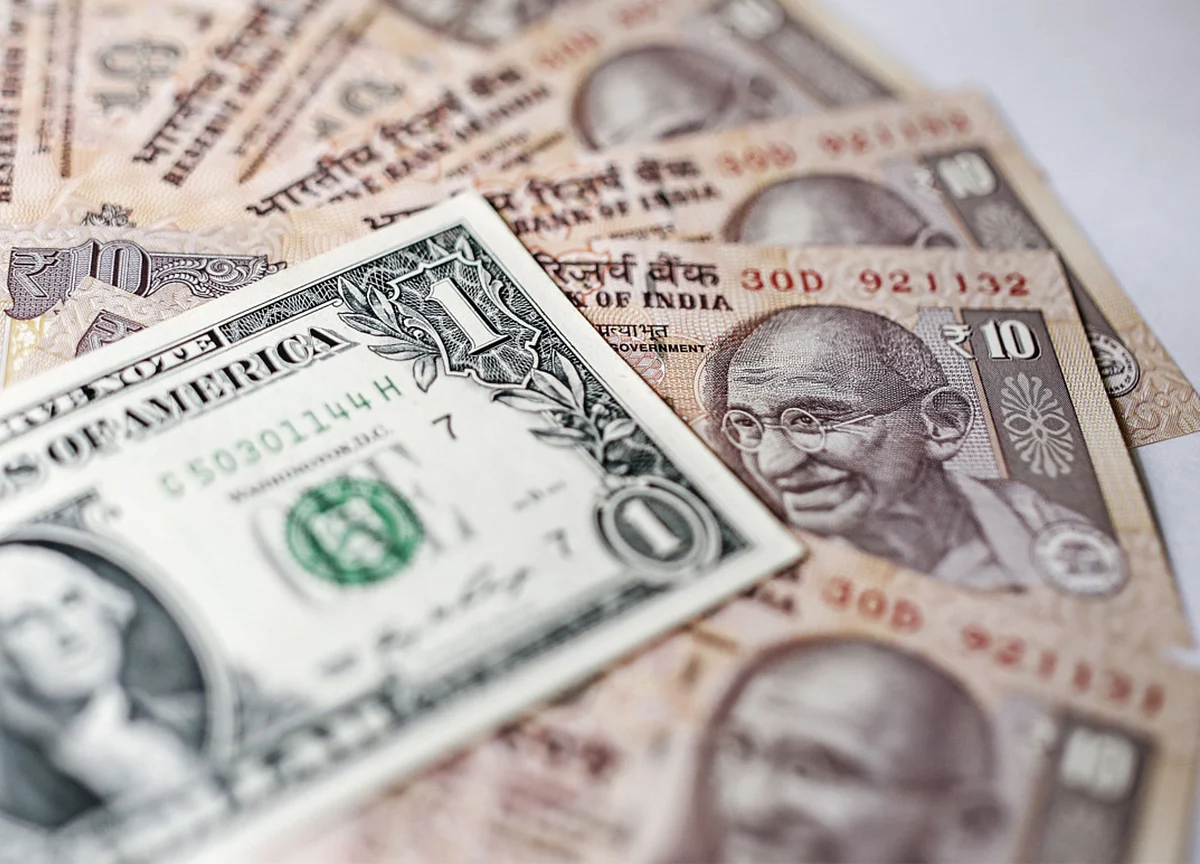 Hedging Costs at Decade Low Lure India Firms Back to Dollar Debt