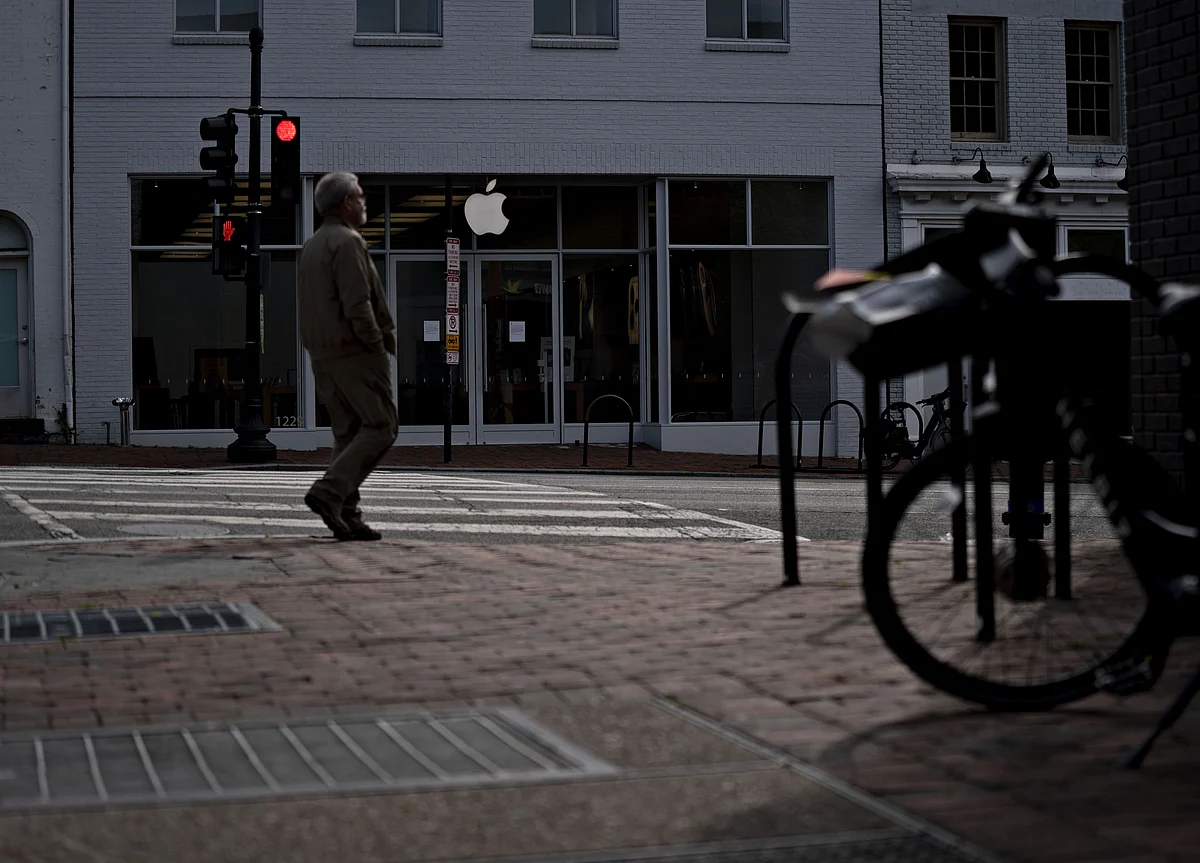 Apple to Give Employees Paid Time Off to Vote in U.S. Election