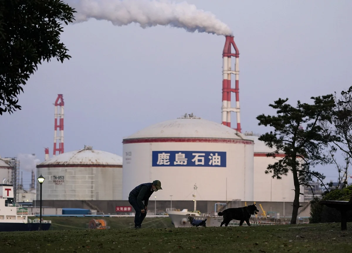 Japan Starts Paying Firms to Cut Reliance on Chinese Factories