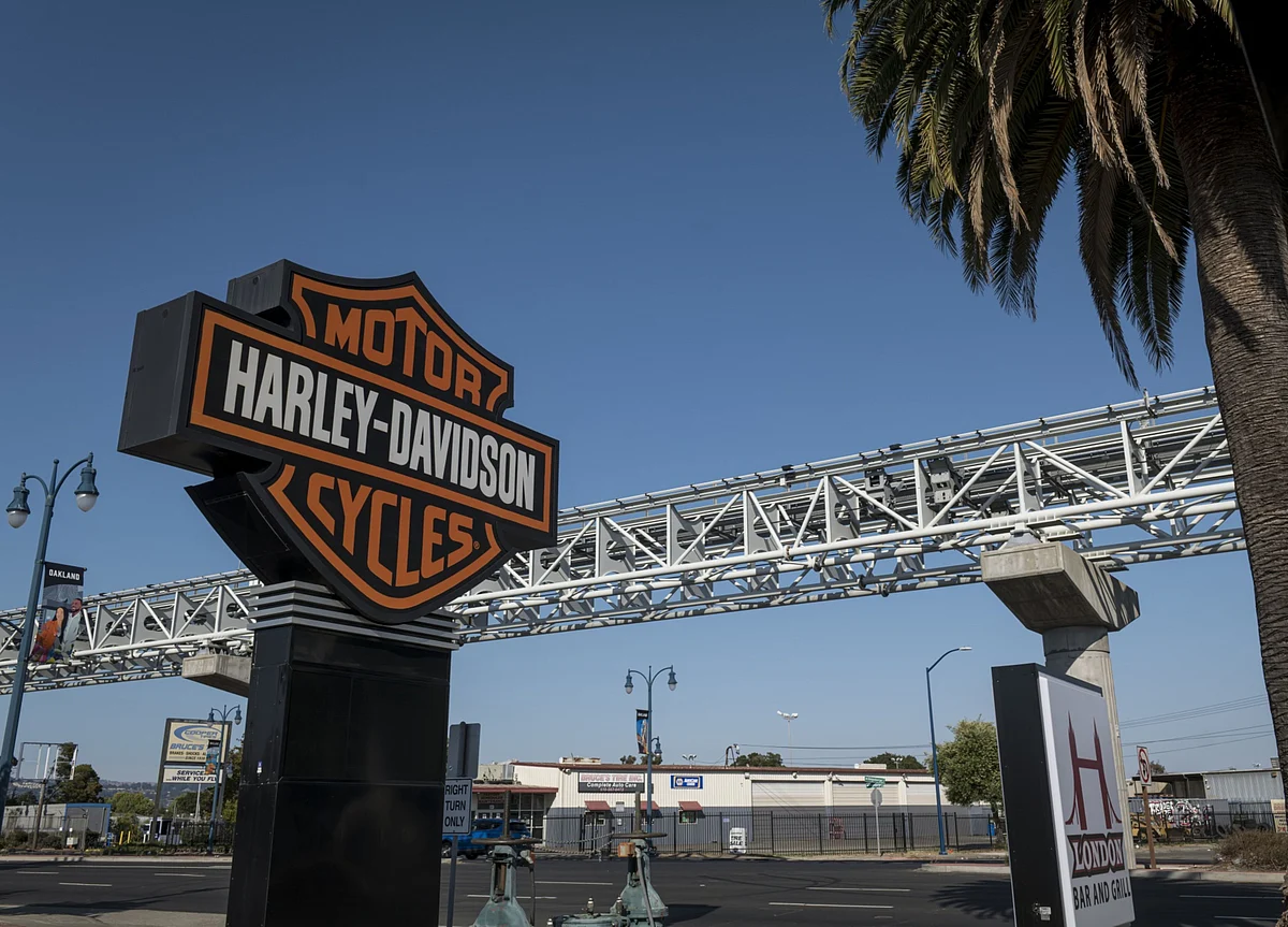 Harley-Davidson Investors Sour on CEO Zeitz’s Turnaround Plan