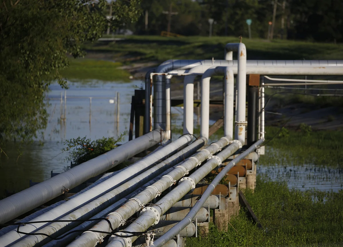 Shale Lenders in Retreat After Decade That Fueled Oil Boom