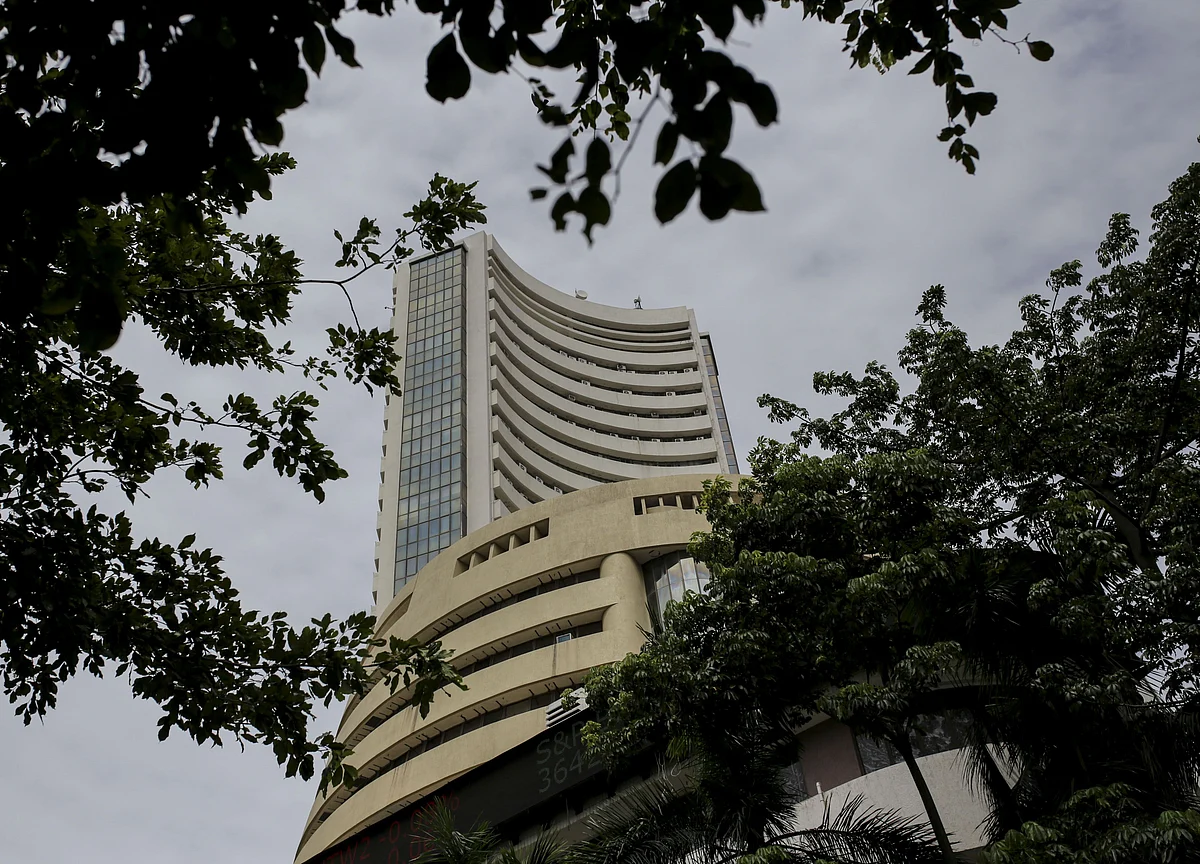 Flows to India Stock Funds Tumble as Furious Rally Spurs Caution