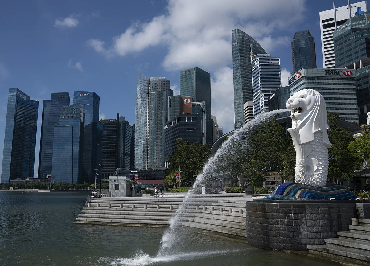 Singapore Courts Locals With Spas, Sailing to Save Tourism