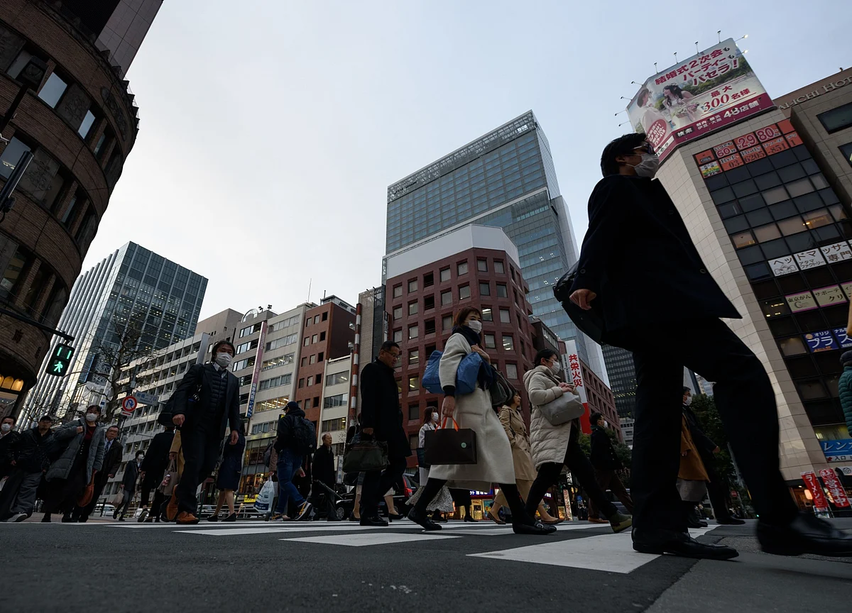 Japan Now Sees Covid-Hit Economy Shrinking 4.5% This Fiscal Year