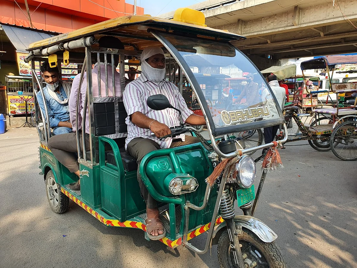 An electric rickshaw plying the streets in Delhi. (Source: Bahubali Rickshaw)