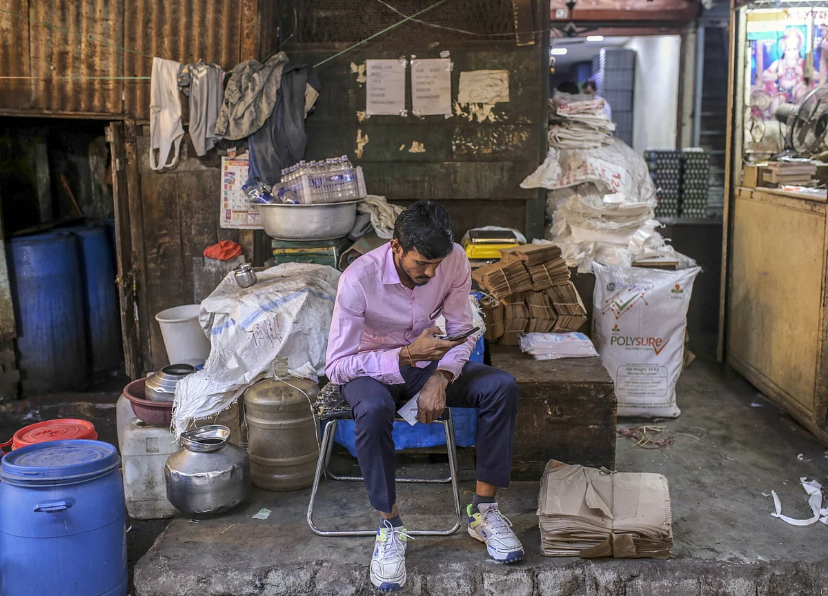 Virus Boosts Digital Payments in India Where Cash Ban Failed