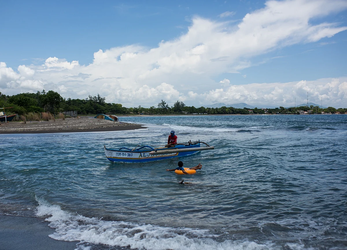 U.S. Shift in South China Sea Raises Risk of Clash on the Water