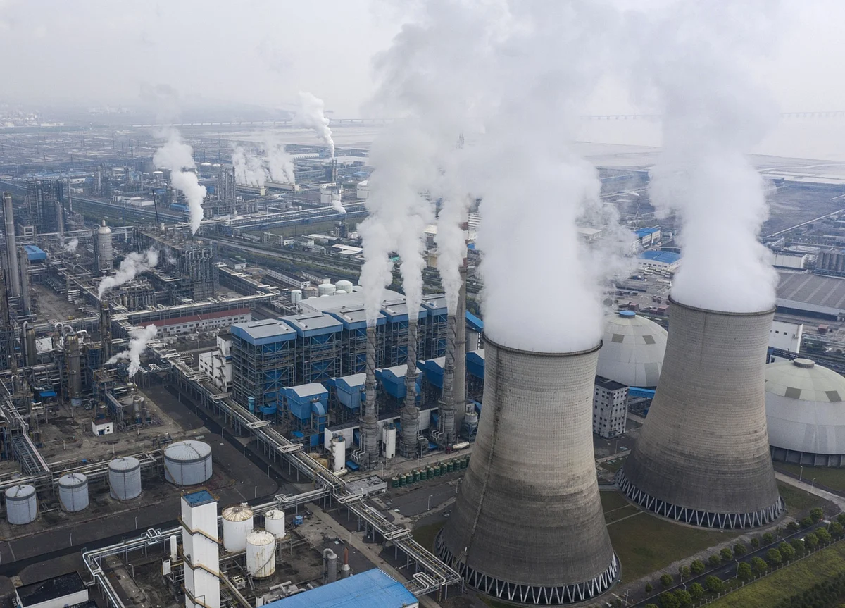 China Factory Deflation Eased in June With Recovery on Track