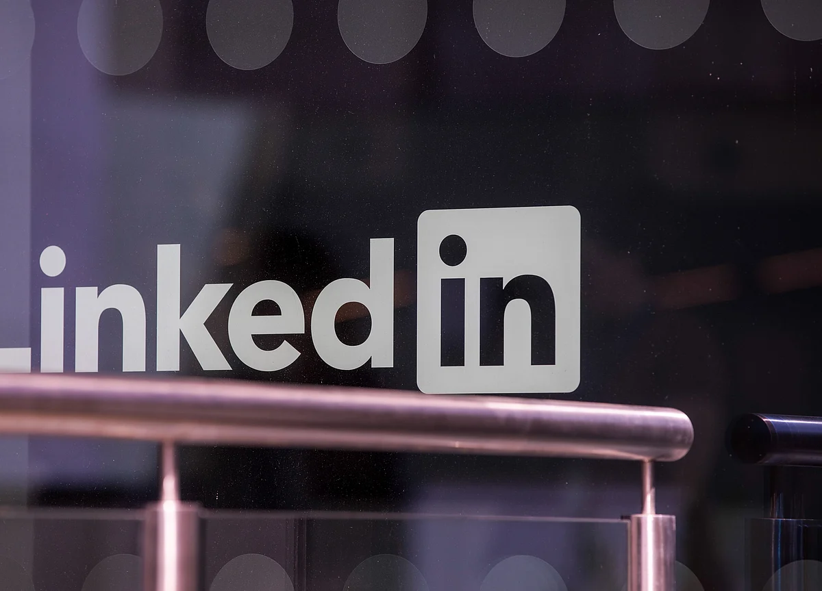 LinkedIn to Cut 960 Jobs After Virus Curbs Hiring