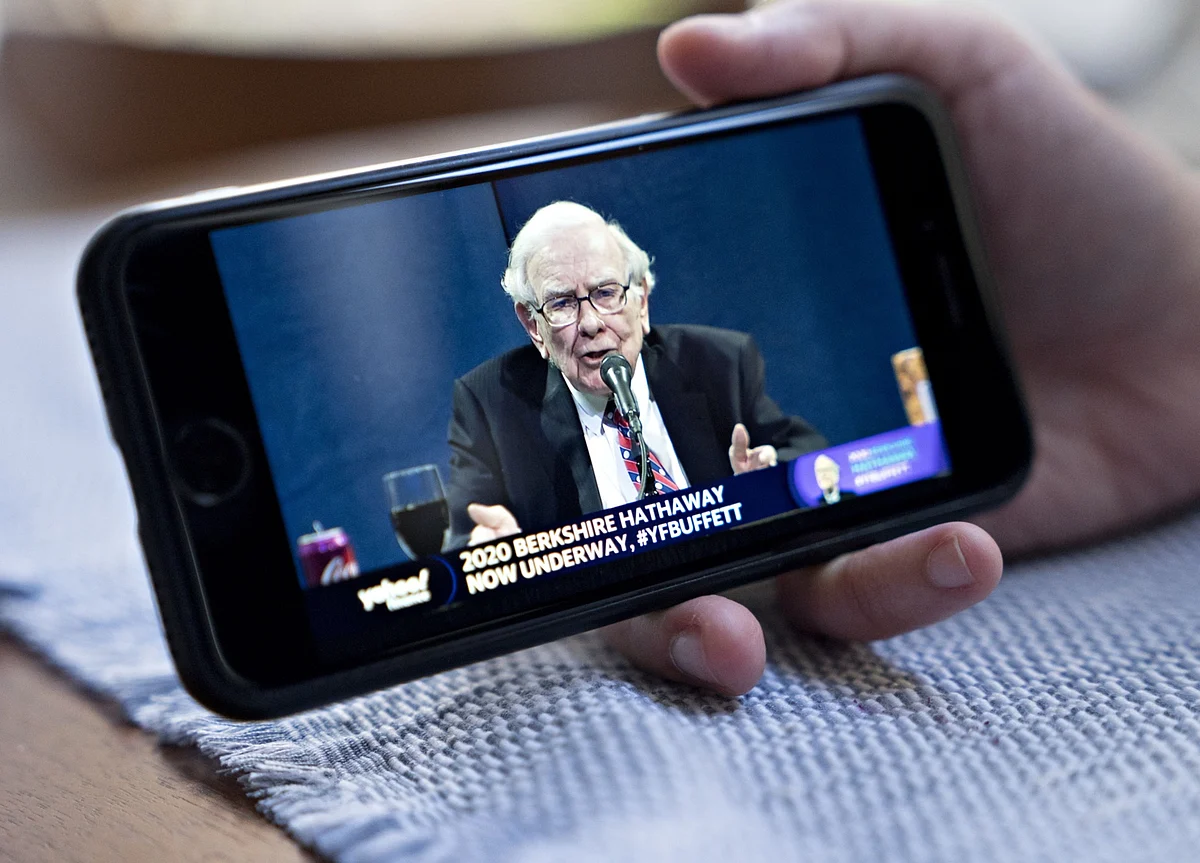 Buffett Sticks to Comfort Zones With His Dominion Energy Deal