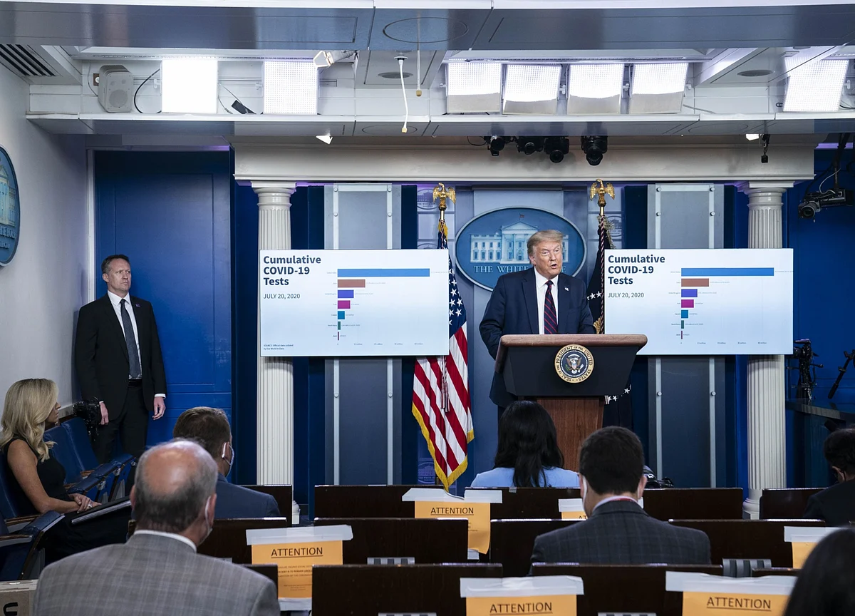 Trump Reboots Virus Briefings With Warning and a Shift in Tone