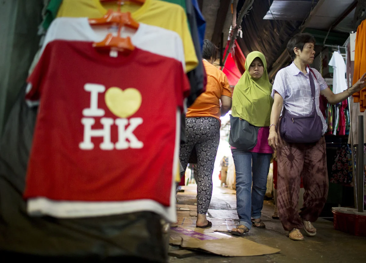 Fresh Virus Wave Worsens Hong Kong’s Already Disastrous Outlook