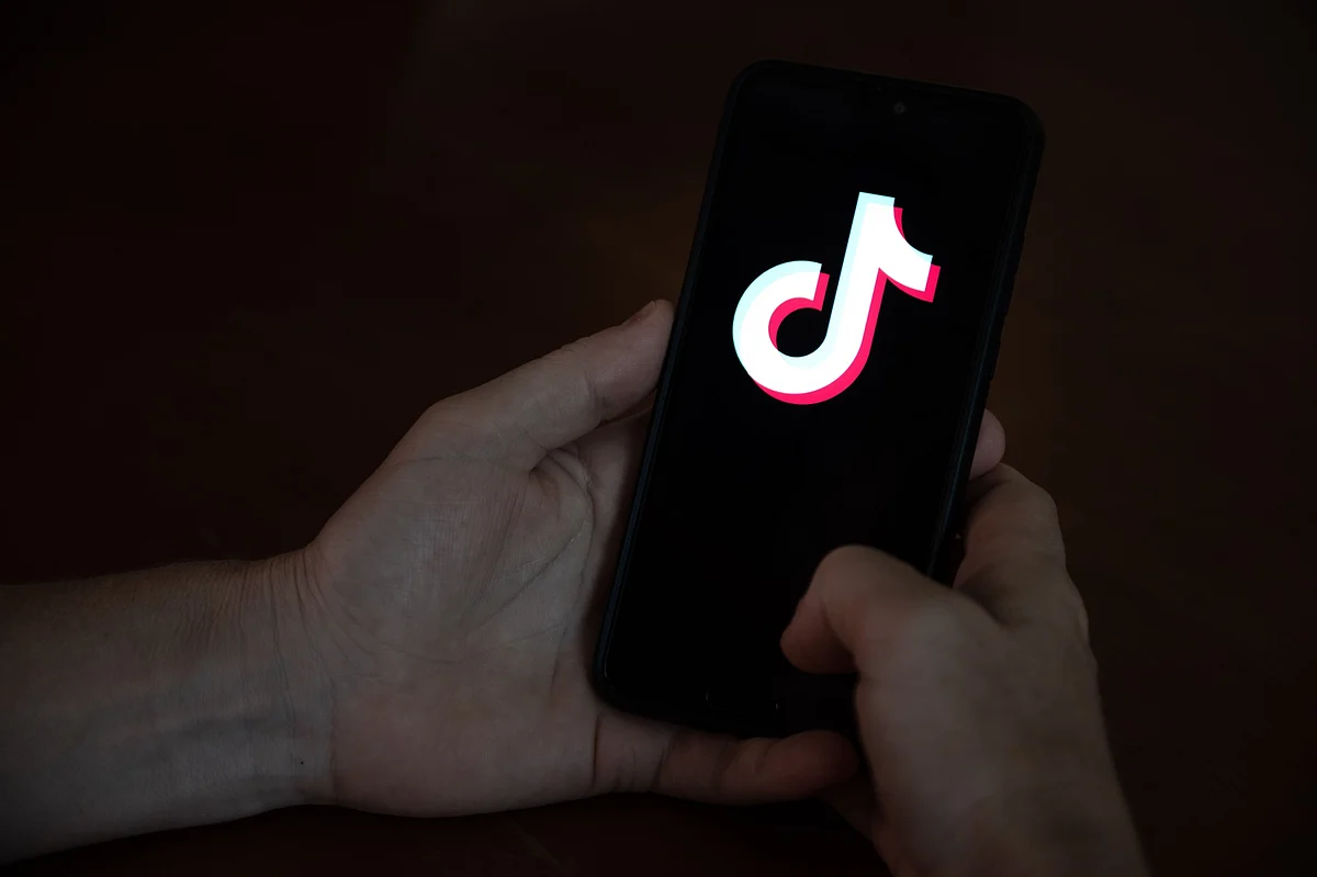TikTok Races to Calm Workers, Brands With 25 Days Until Ban