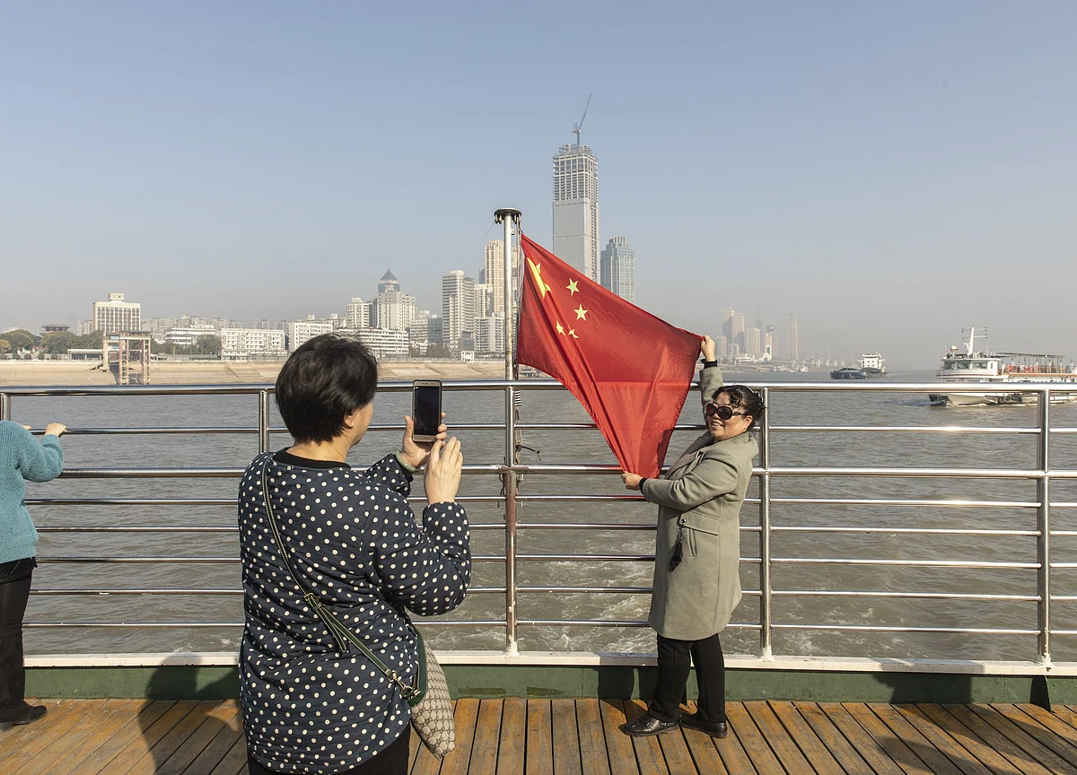 After 500 Years Trying to Tame Fatal Floods, China Tries a New Way