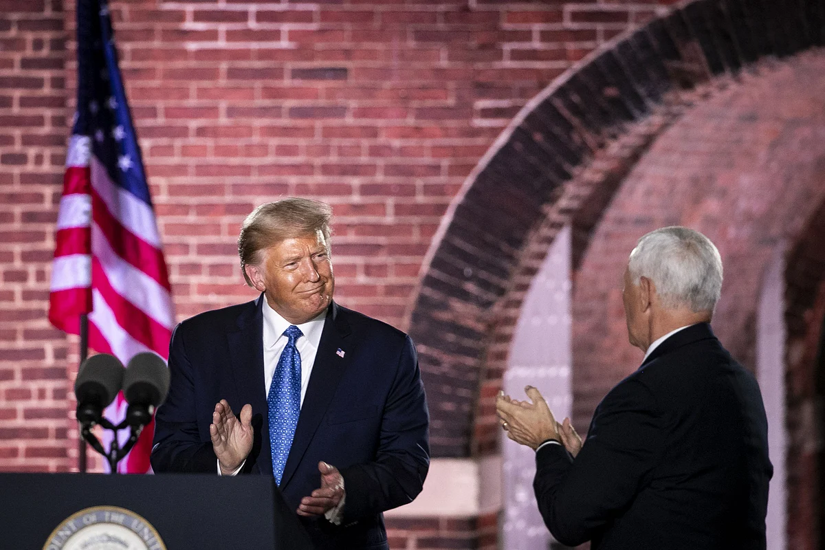 Trump’s Moment Merges Defense of Virus Response, Economic Pitch