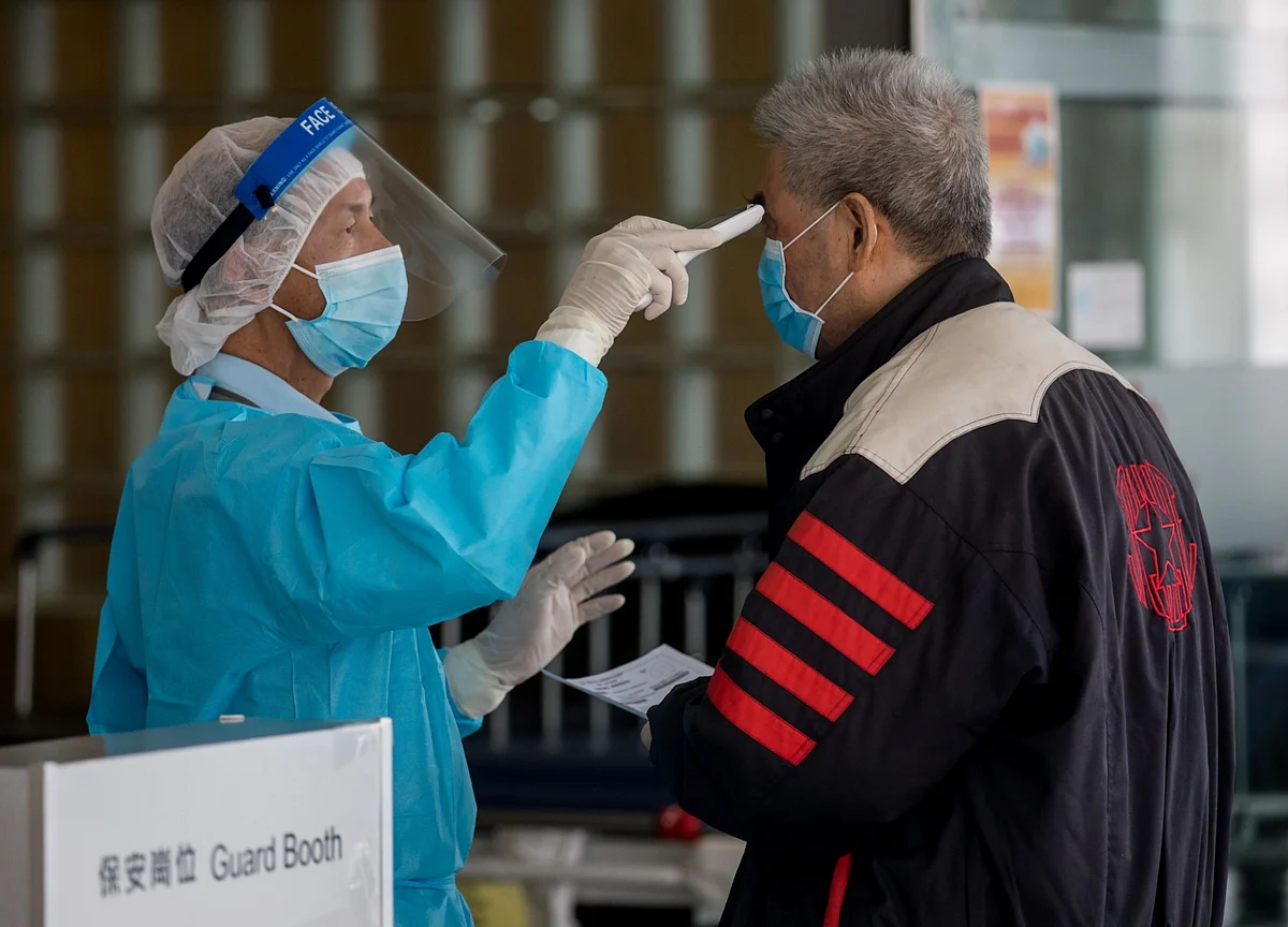 Two Chinese Patients Test Positive Months After Virus Recovery