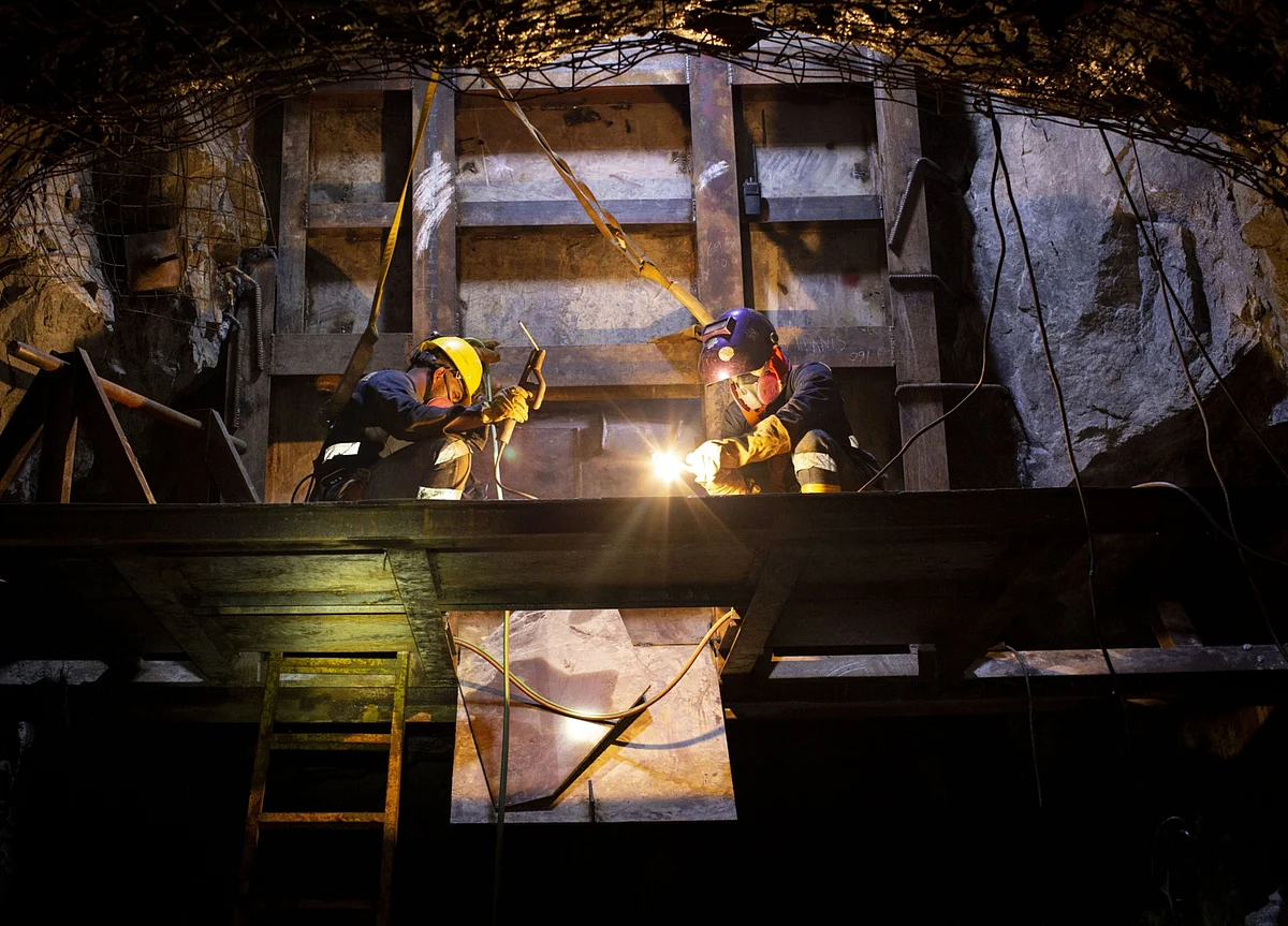 World’s Best-Performing Gold Stock Doesn’t Operate Any Mines