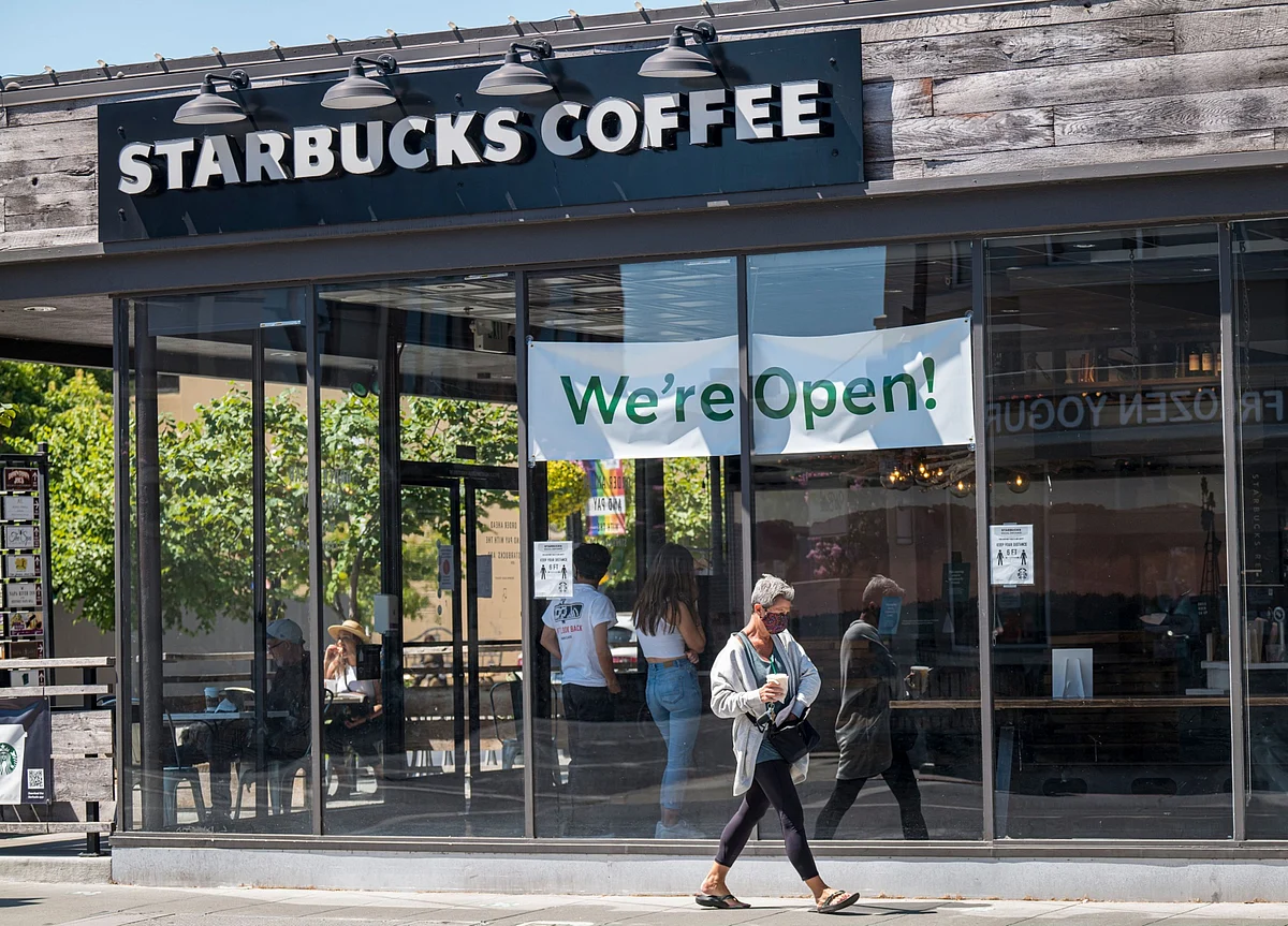 Starbucks Cafe’s Covid Outbreak Spared Employees Who Wore Masks