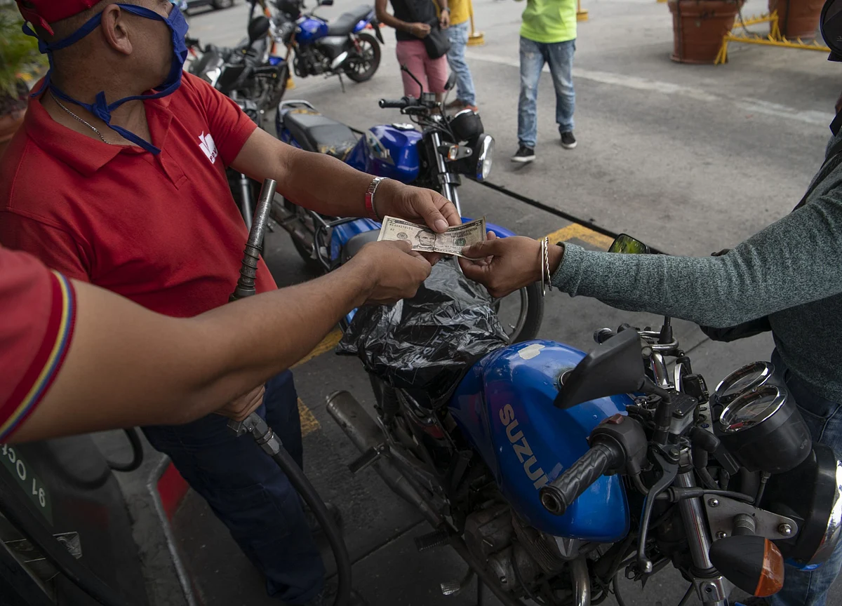 Venezuela Is Boosting Oil Exports Even as Production Plummets