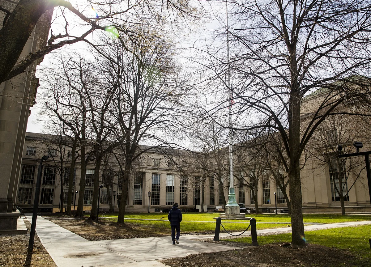Startups Tap a New Talent Pool: Pandemic-Weary College Students