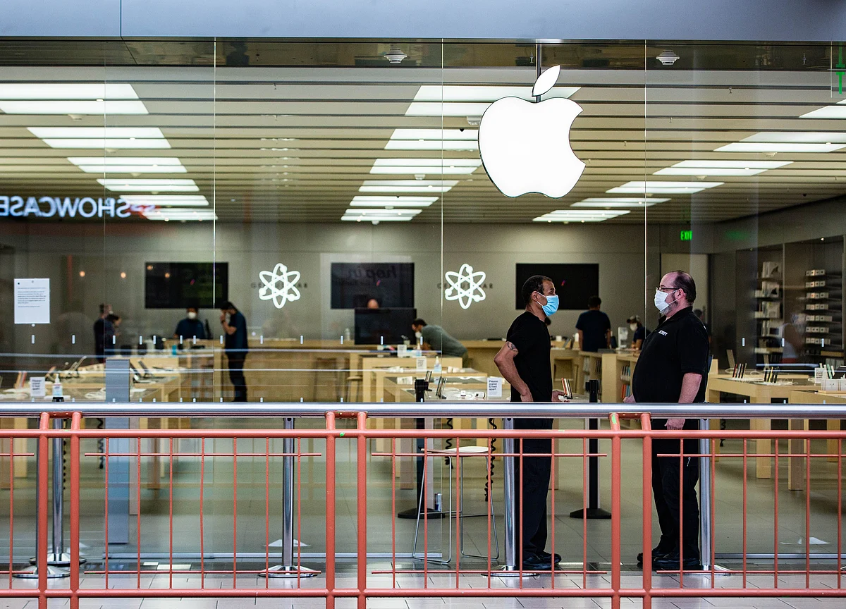 Apple Delays Office Return by At Least a Month as Covid Spikes