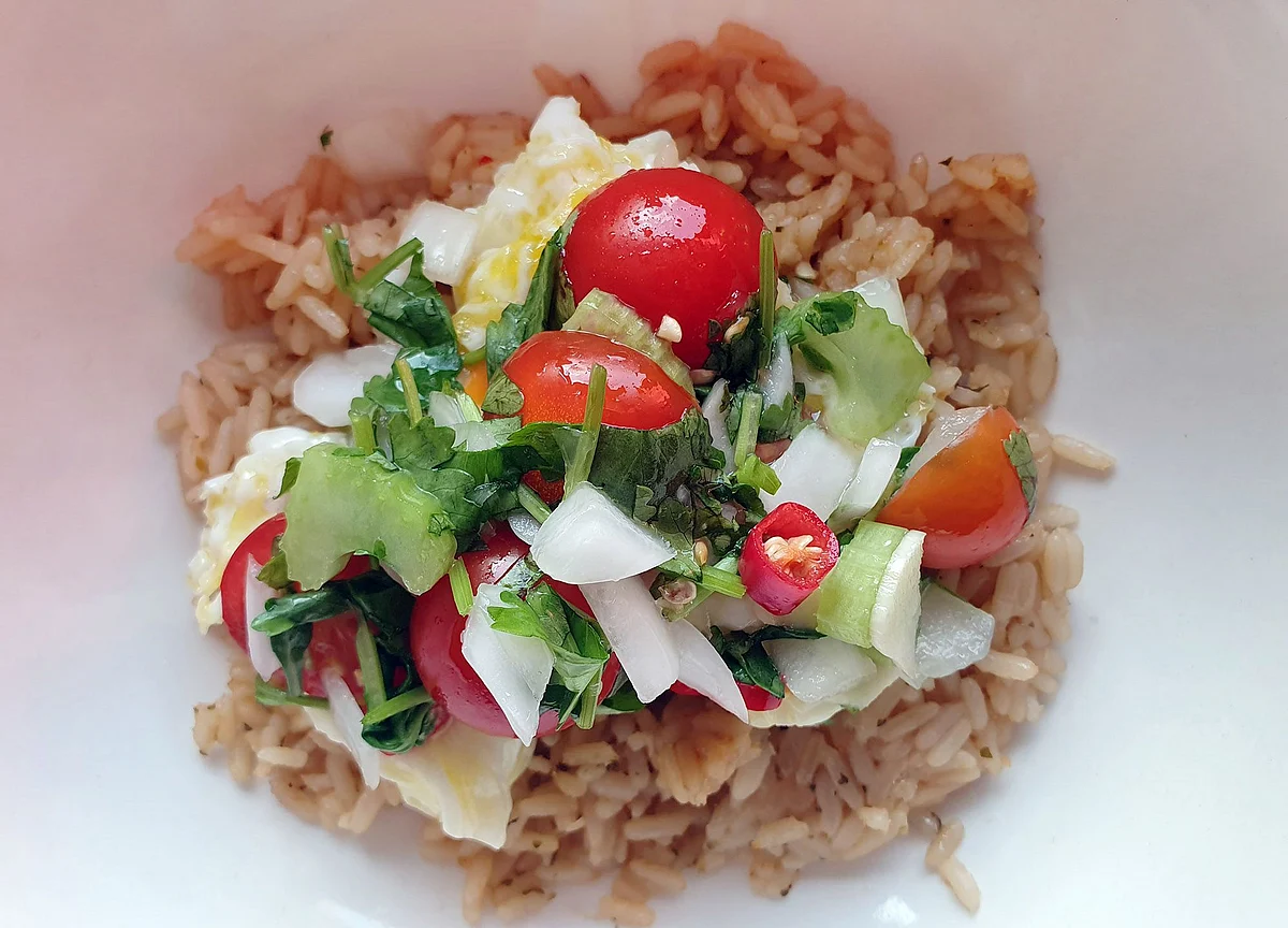 Anglo-Thai Chef’s Simple Recipe for Spicy Fried-Egg Salad at Home