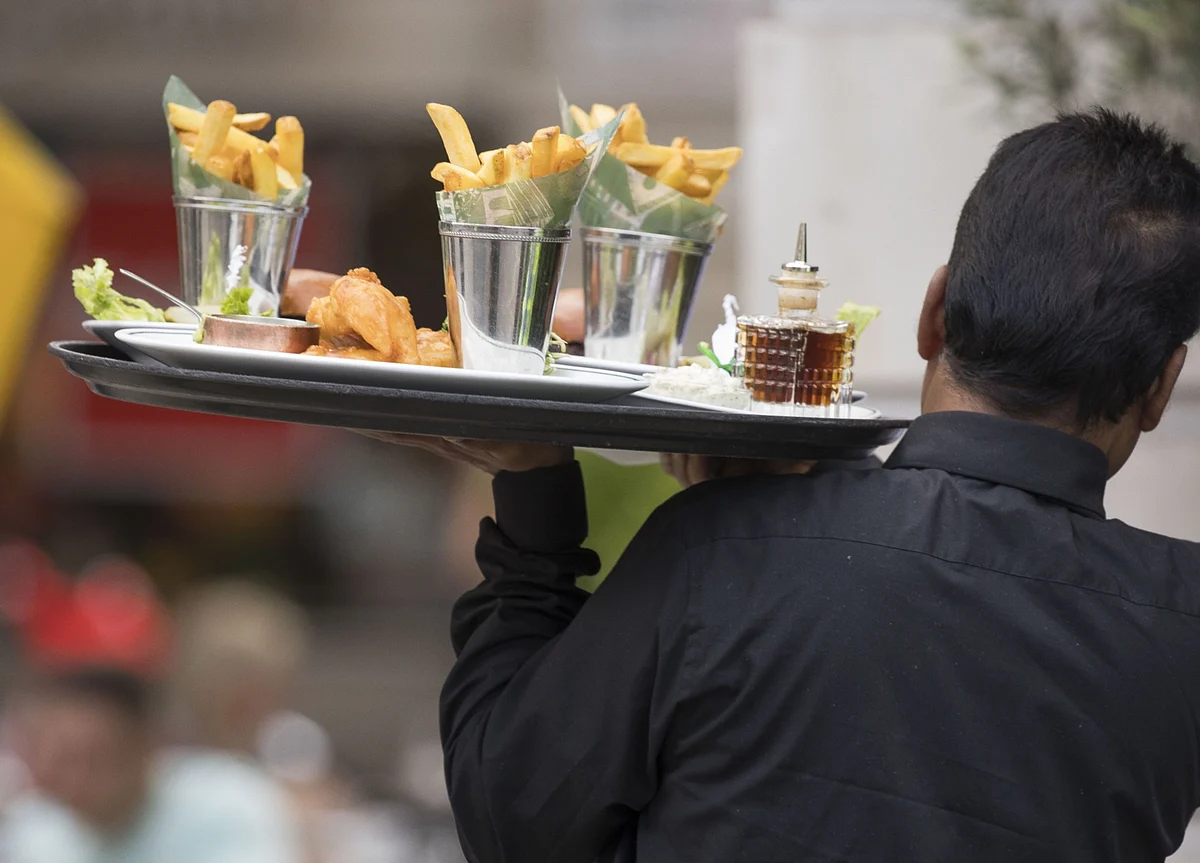 U.K. Services Activity Expands at Fastest Pace in Five Years