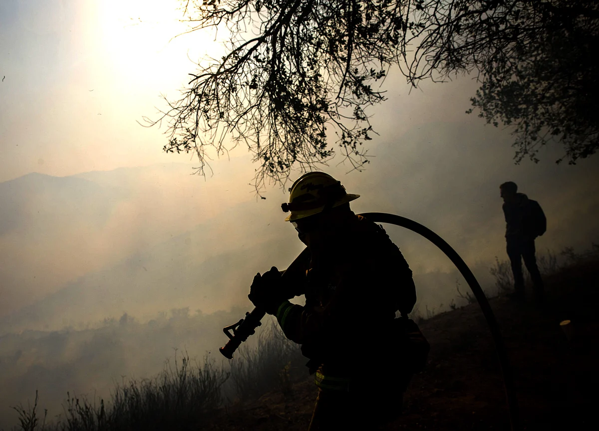 A Spray Salesman Peddles a Wildfire Cure, and California’s Rich Are Buying It