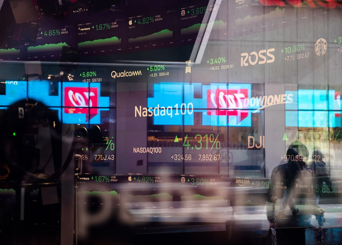 Tech Reclaims Market Leadership With Recovery Showing Cracks