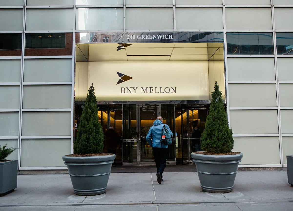 BNY Mellon Tells Most Employees to Work Remotely Until January