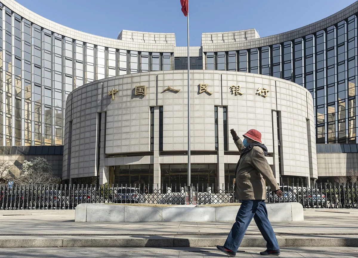 China Drains Funds From Banking System as Cash Crunch Eases
