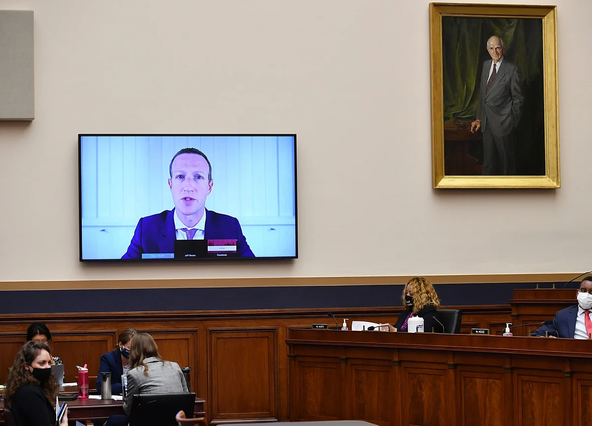 Facebook’s Zuckerberg Questioned by FTC Investigators