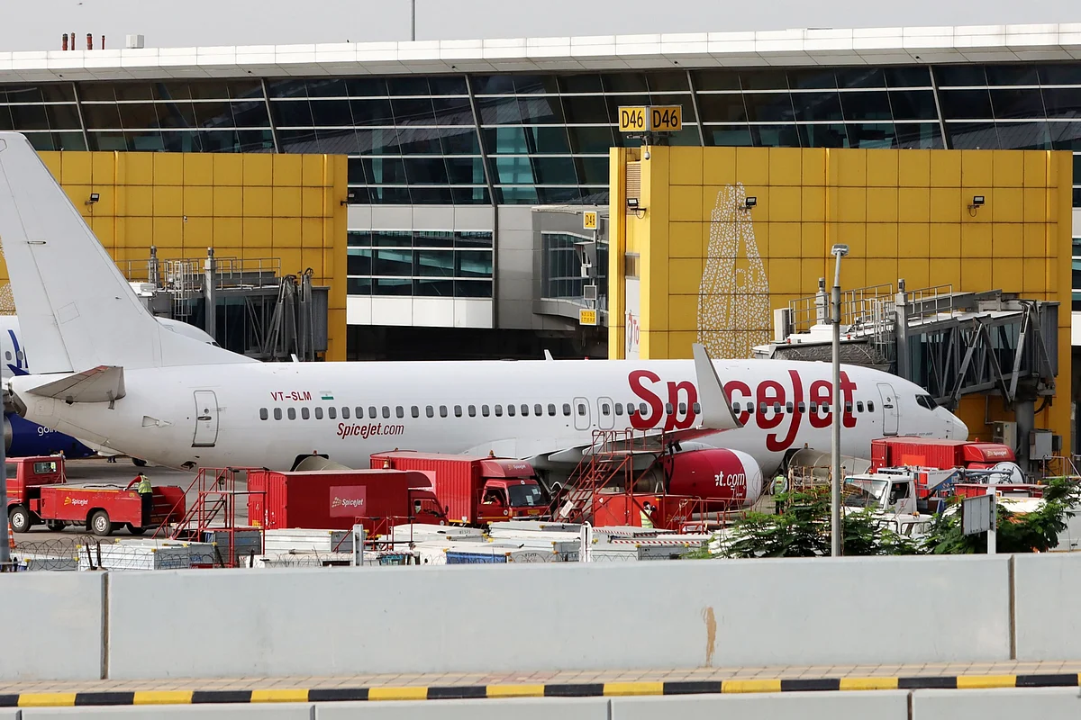 DGCA Asks SpiceJet To Stop Ticket Sale Offer