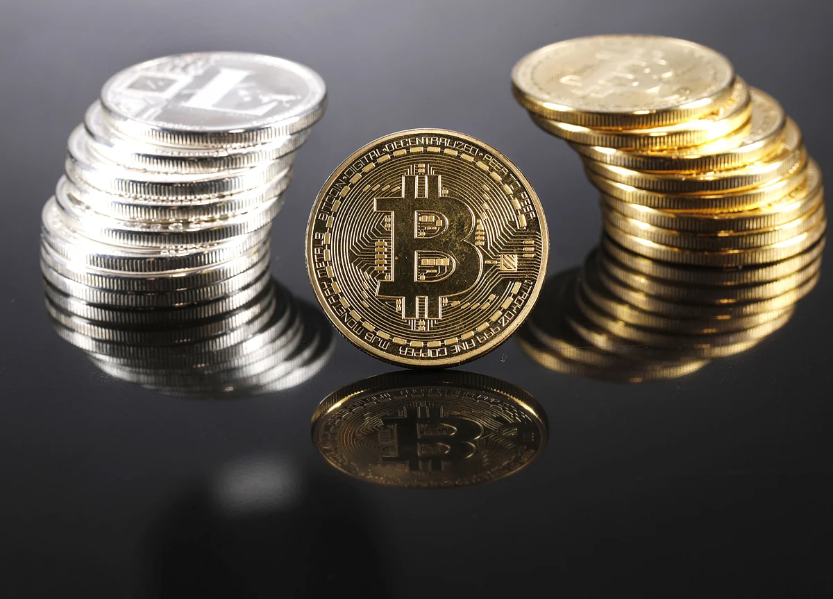 Mike Novogratz and Dave Portnoy Say Buy Bitcoin and Not Gold