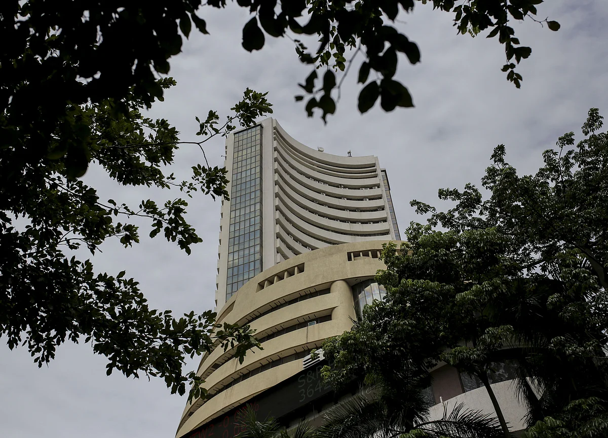 Sensex, Nifty End With Gains Led By Private Banks