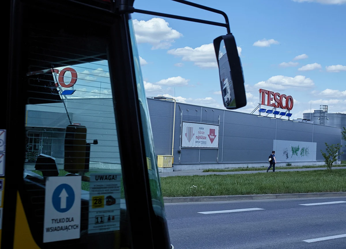Tesco to Create 16,000 Permanent Roles as Online Sales Boom