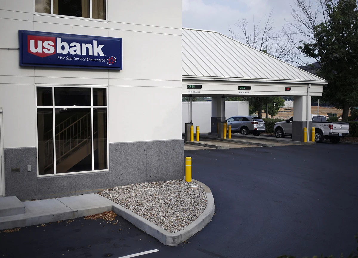 Banks Uncover Loophole to Buy Home Loans at Below-Market Prices
