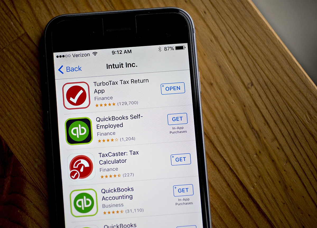 Facebook Says Apple In-App Fees Hurt Businesses During Covid
