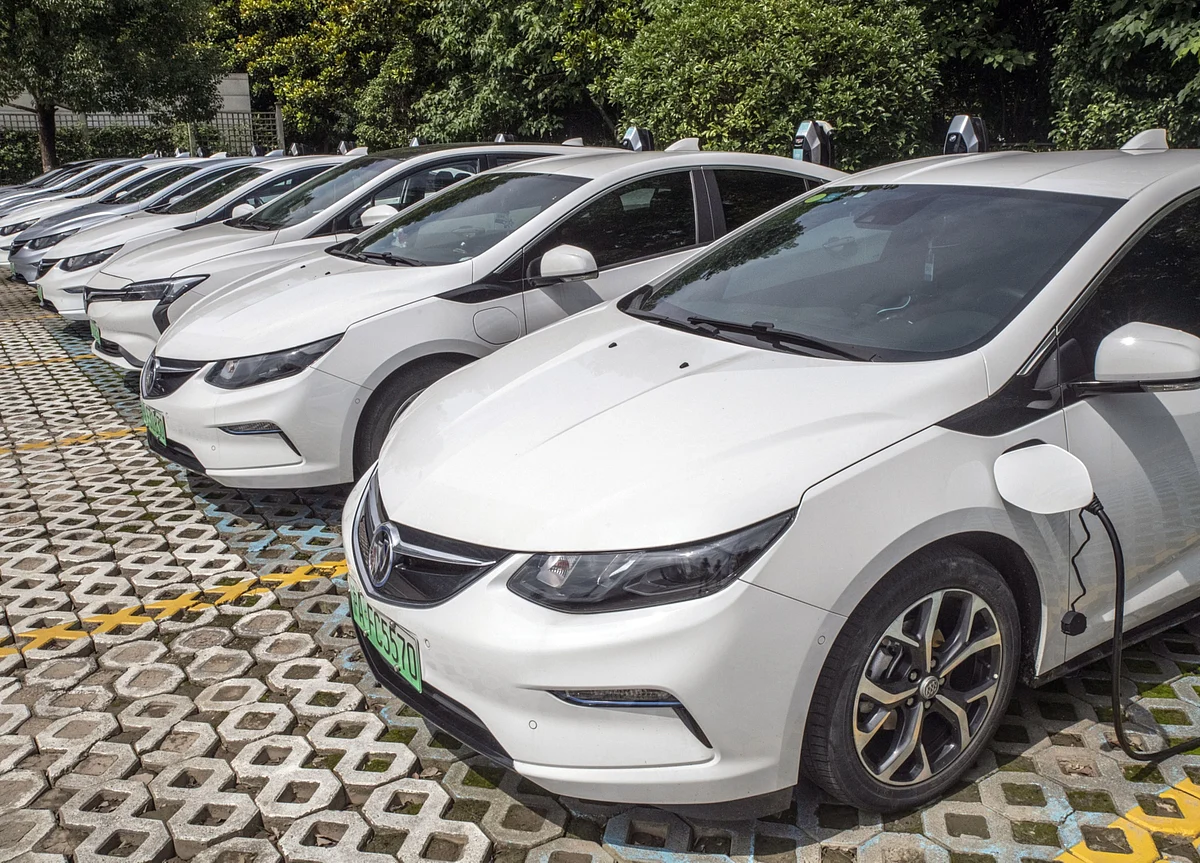 GM Electrifies China Lineup to Challenge Tesla’s Early Lead