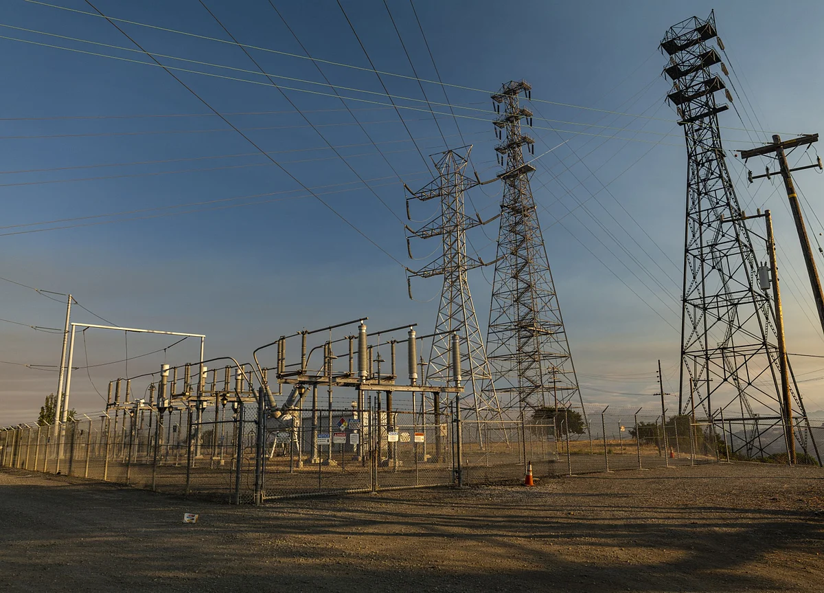 Traders Bet on Cheap California Power. Then Blackouts Hit.